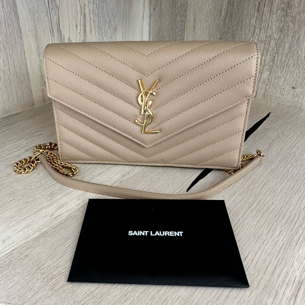 YSL C wall Grain De Poudre Techno SL. Dark beige